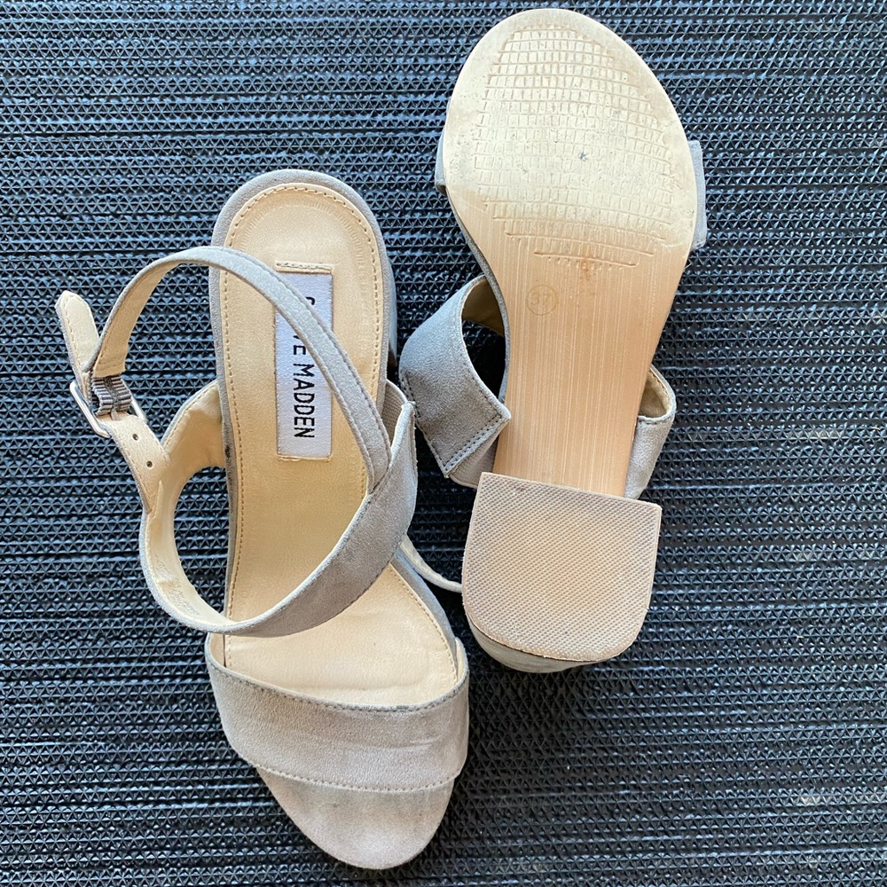 Steve Madden | Size 37 FANN faux suede grey block sandals - Picture 8 of 11